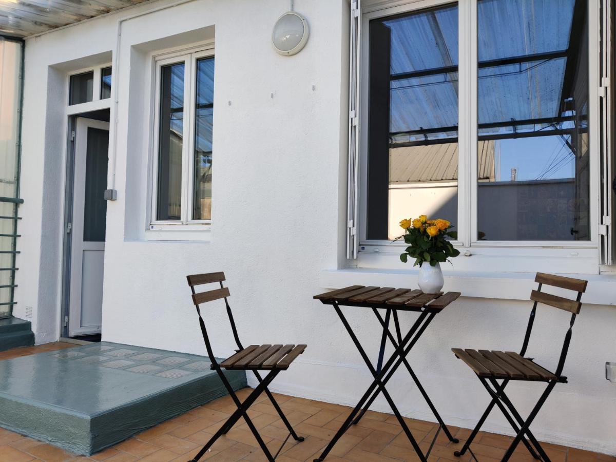 Studio équipé, grande terrasse, à côté de la gare Tours Esterno foto
