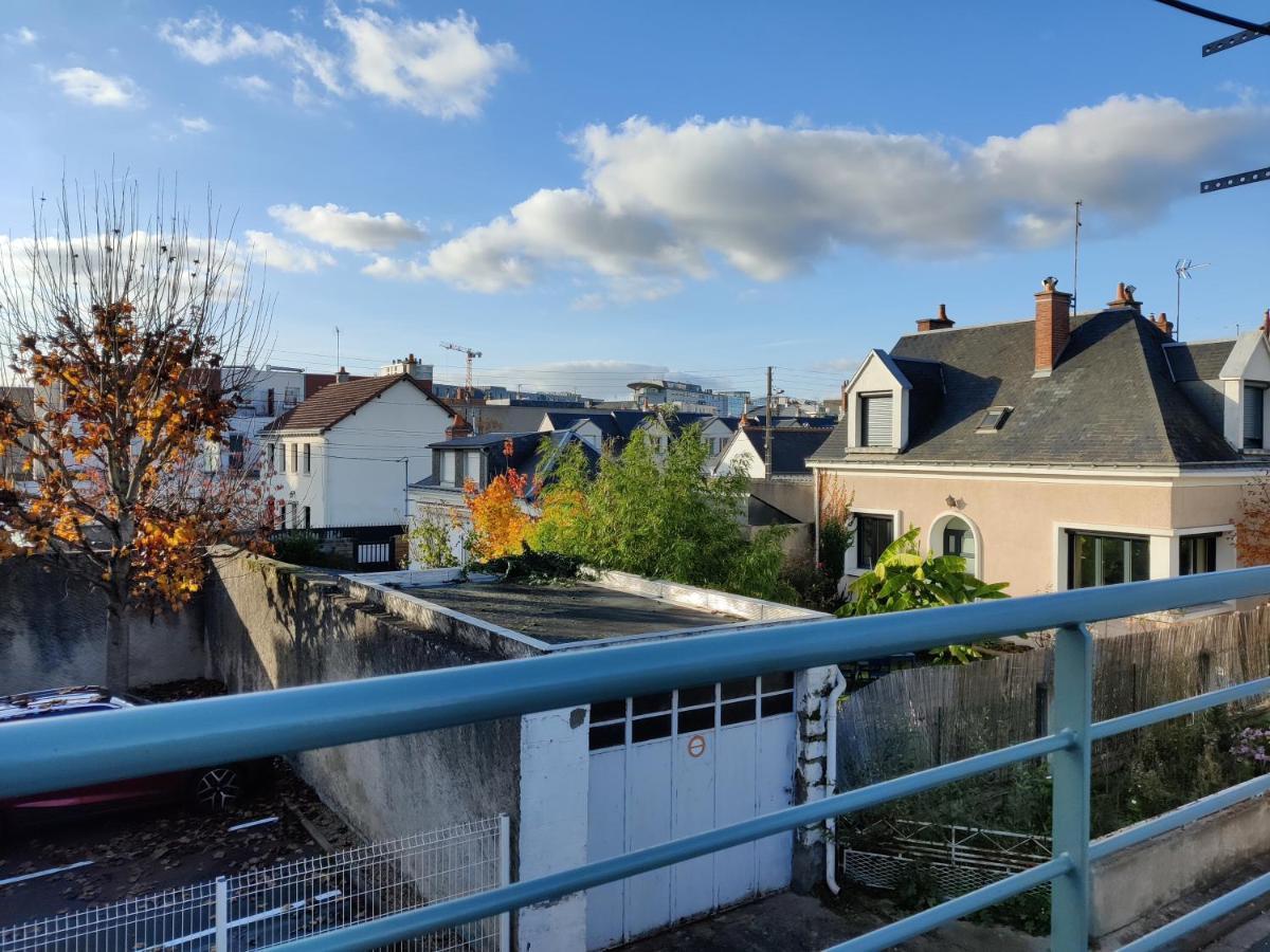 Studio équipé, grande terrasse, à côté de la gare Tours Esterno foto