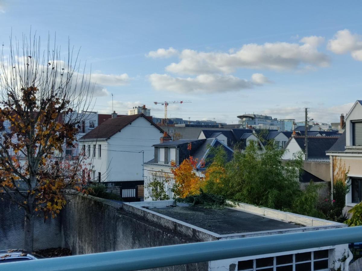 Studio équipé, grande terrasse, à côté de la gare Tours Esterno foto